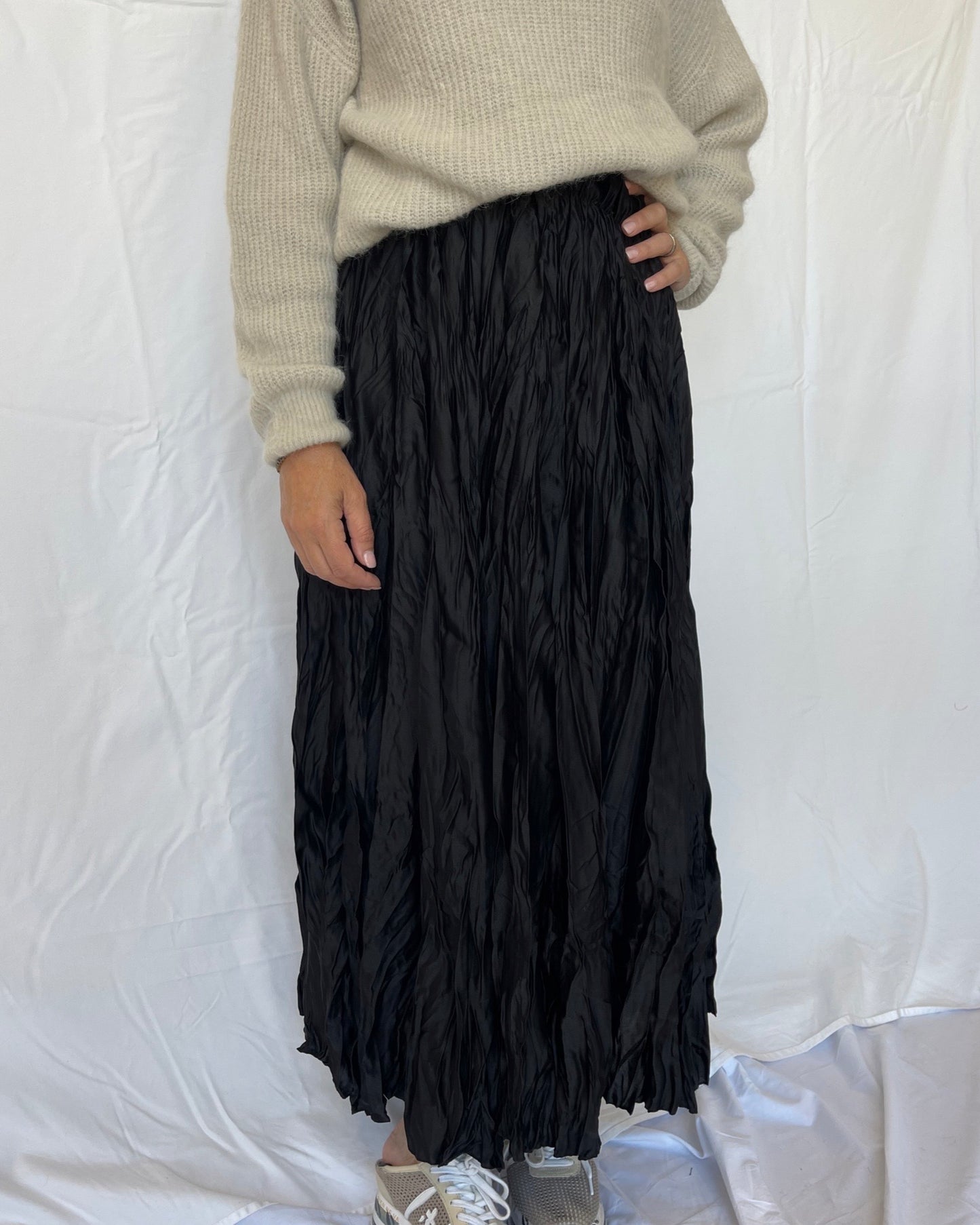 Crinkle Skirt - Black